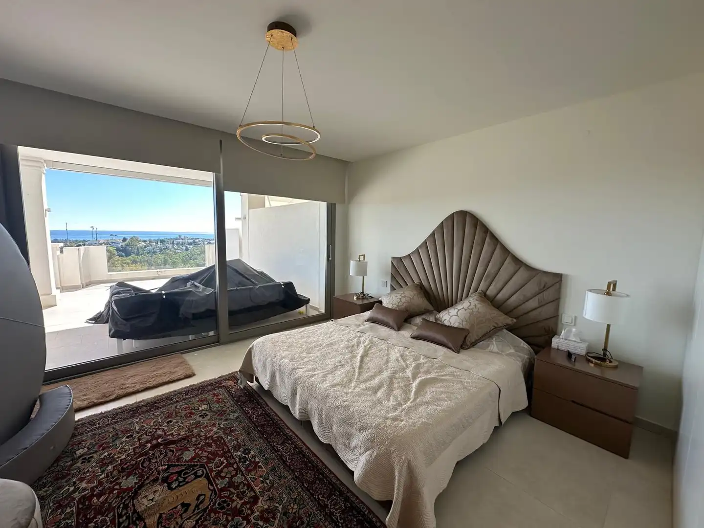 Habitación de Apartamento de alquiler en Marbella con Aire acondicionado, Terraza y Piscina