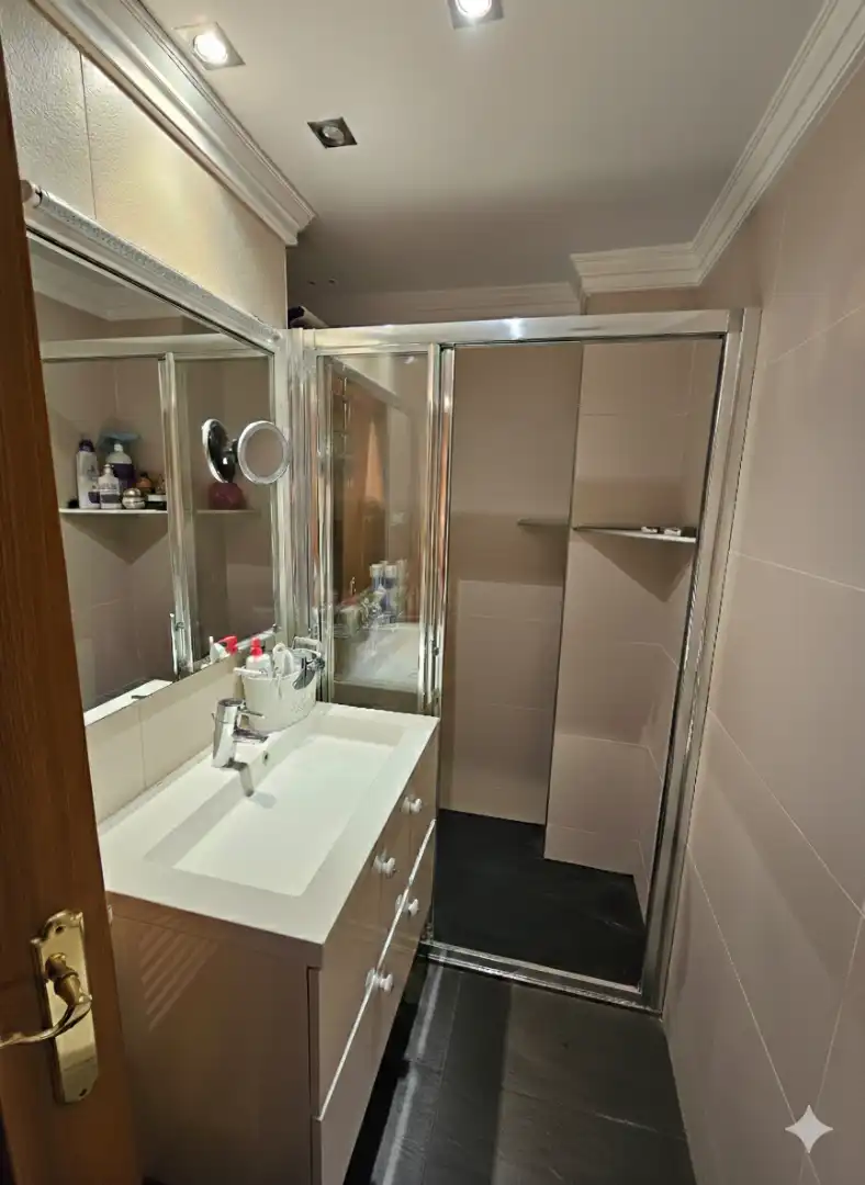 Baño de Piso en venta en Figueres con Aire acondicionado, Calefacción y Terraza