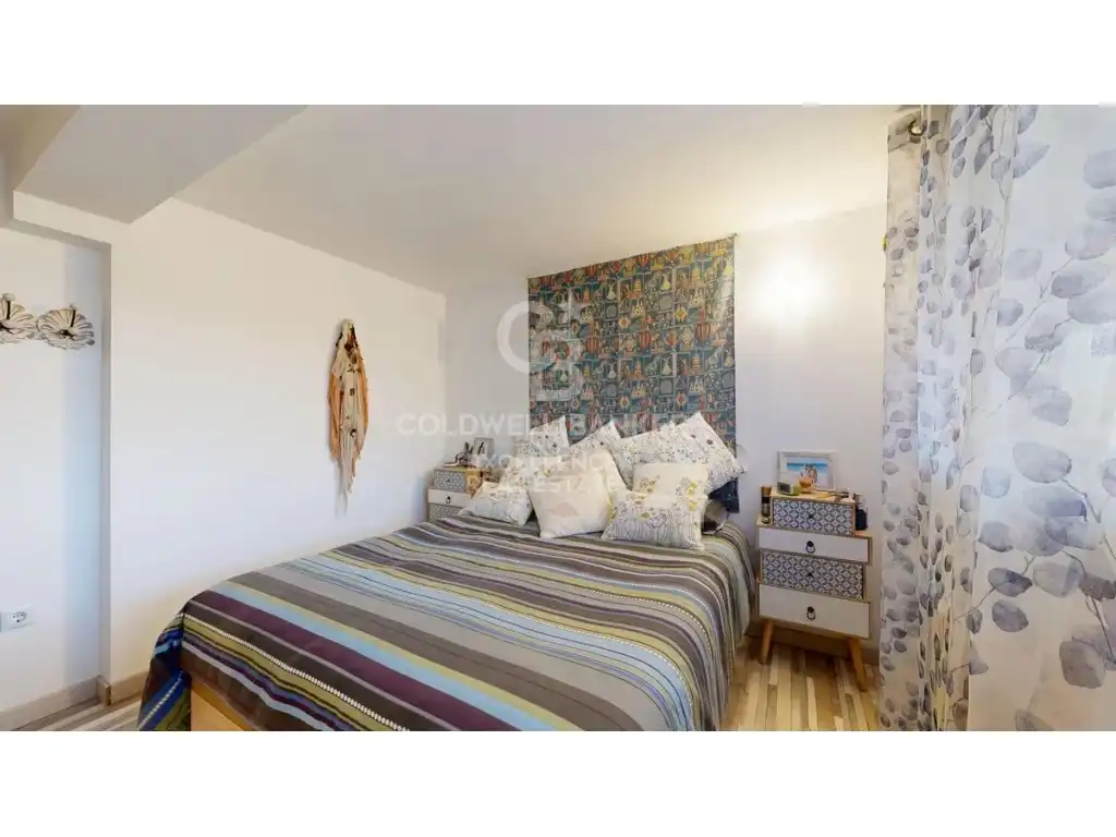 Habitación de Local en venta en Oliva