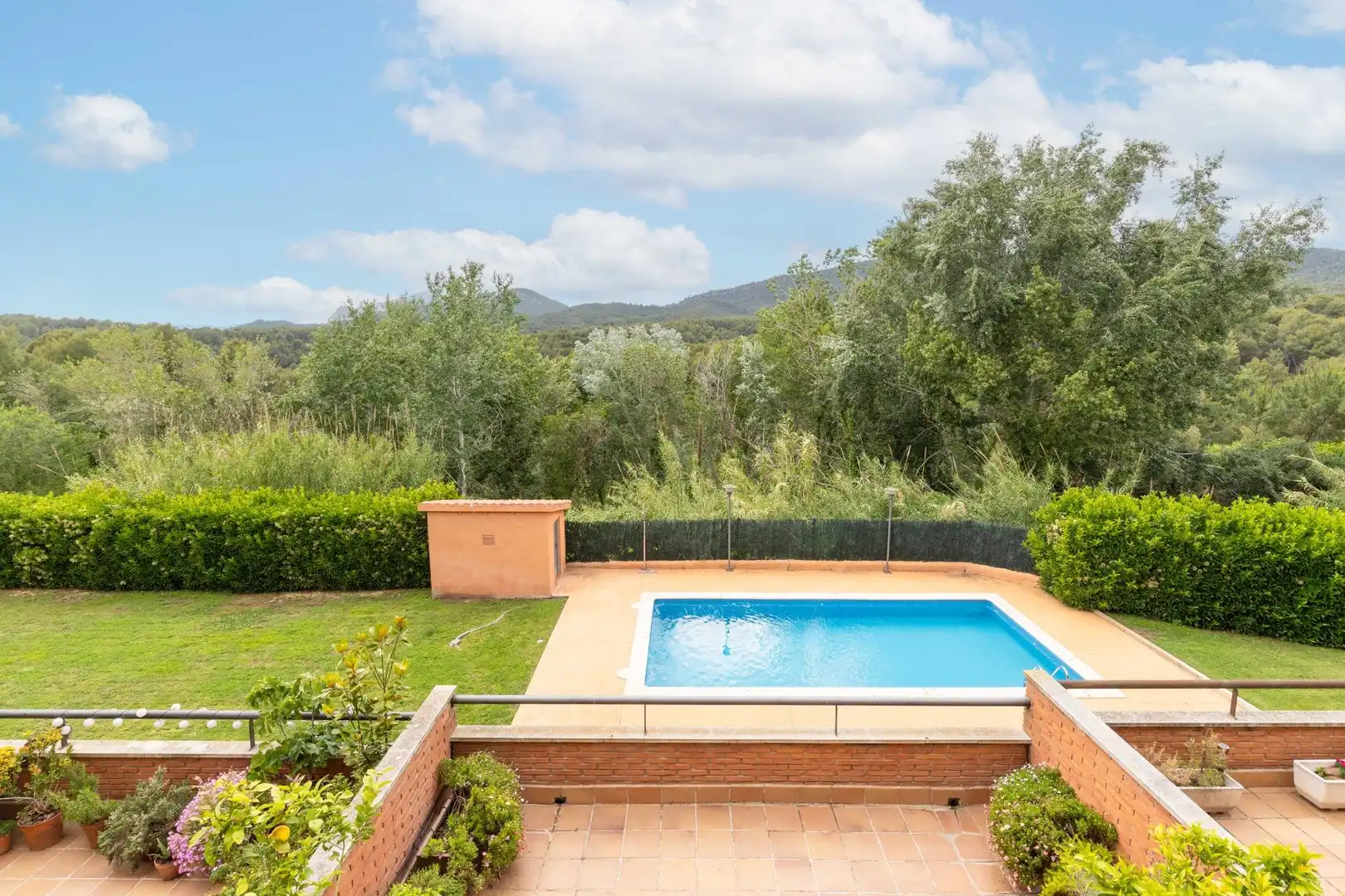 Schwimmbecken von Haus oder Chalet zum Verkauf in Viladecavalls mit Klimaanlage, Heizung und Privatgarten