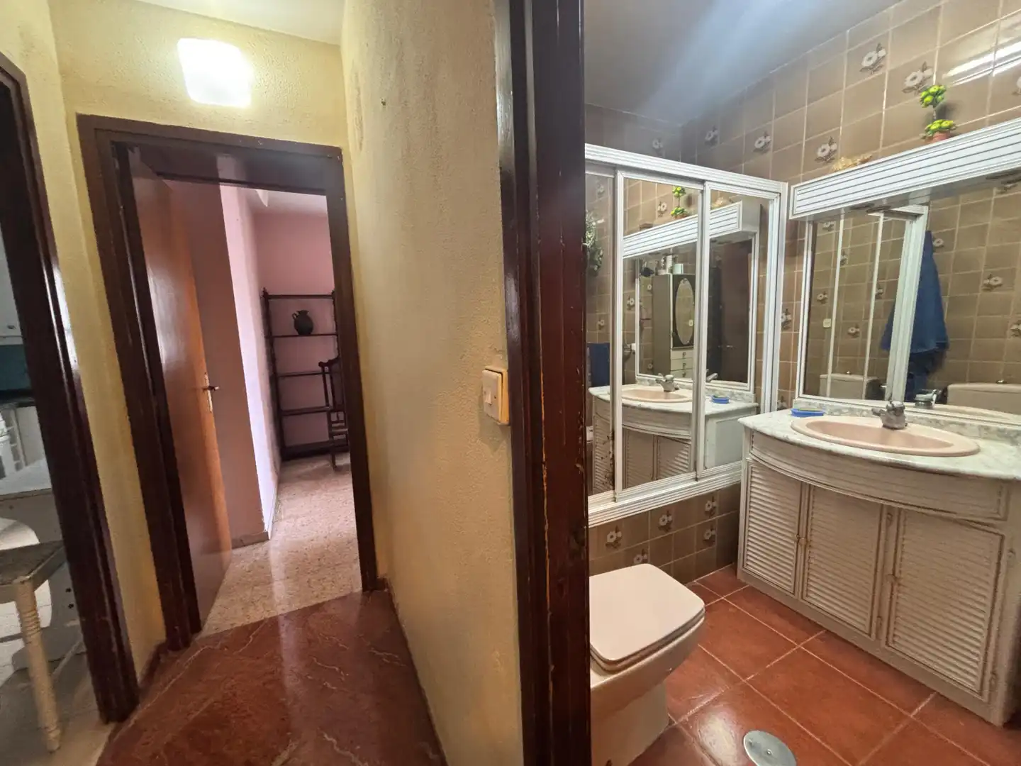 Bathroom of Flat for sale in Sevilla  with Air Conditioner