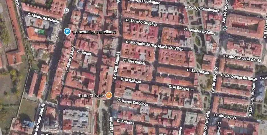 Vista exterior de Piso en venta en León Capital 