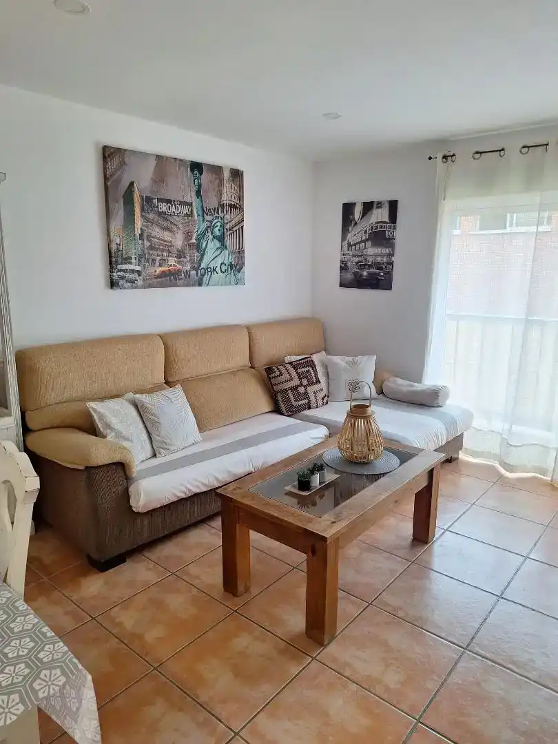 Sala d'estar de Apartament de lloguer en Almuñécar amb Aire condicionat, Moblat i Forn