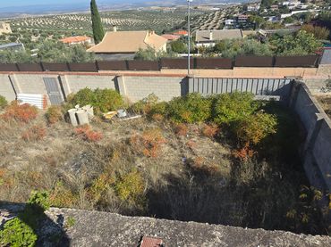 Detached house with balcony for sale in Calle Riogordillo 4