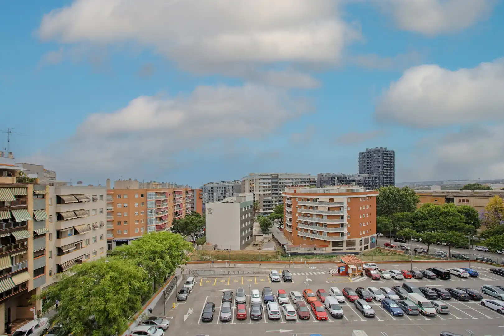 Parking de Piso en venta en Tarragona con Trastero y Horno