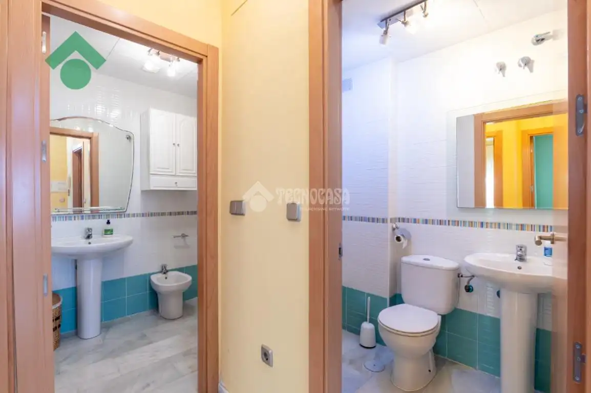Baño de Piso en venta en Vélez-Málaga con Aire acondicionado y Amueblado