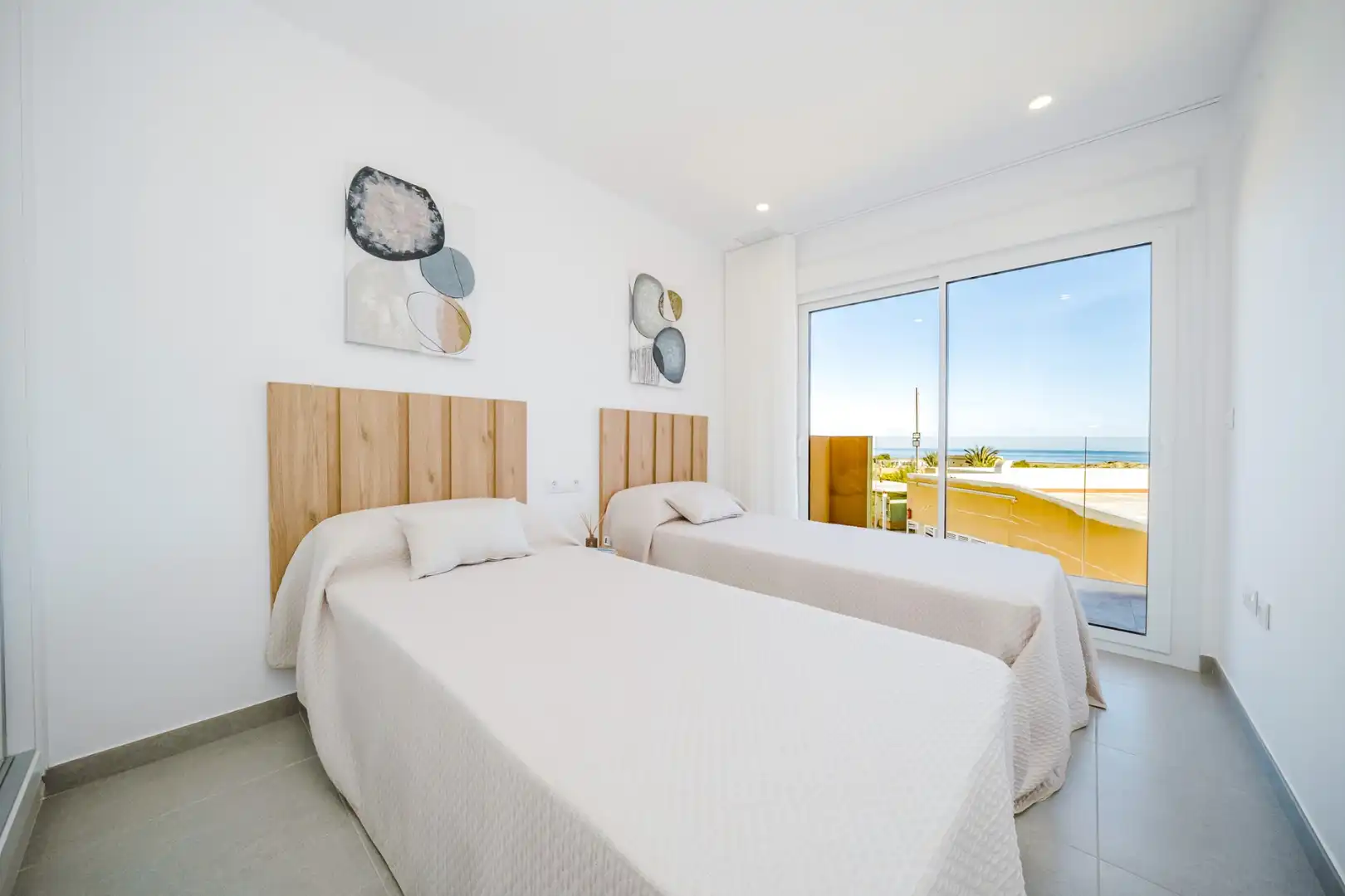 Dormitori de Apartament en venda en La Manga del Mar Menor amb Aire condicionat, Terrassa i Piscina