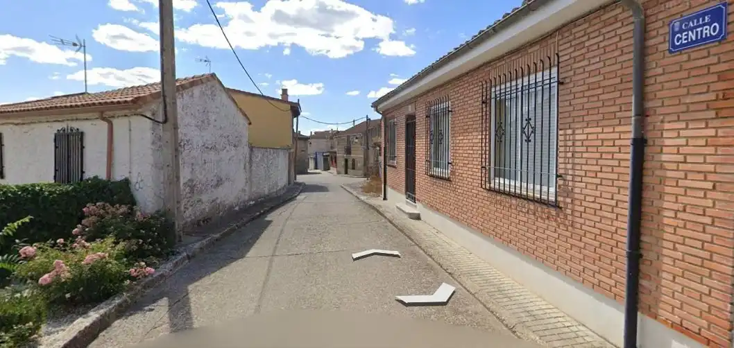 Vista exterior de Nau industrial en venda en Olivares de Duero, Valladolid