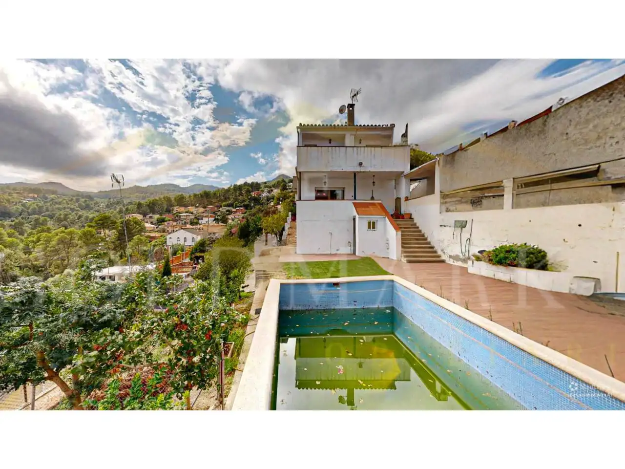 Vista exterior de Casa o chalet en venta en Corbera de Llobregat con Aire acondicionado, Calefacción y Jardín privado