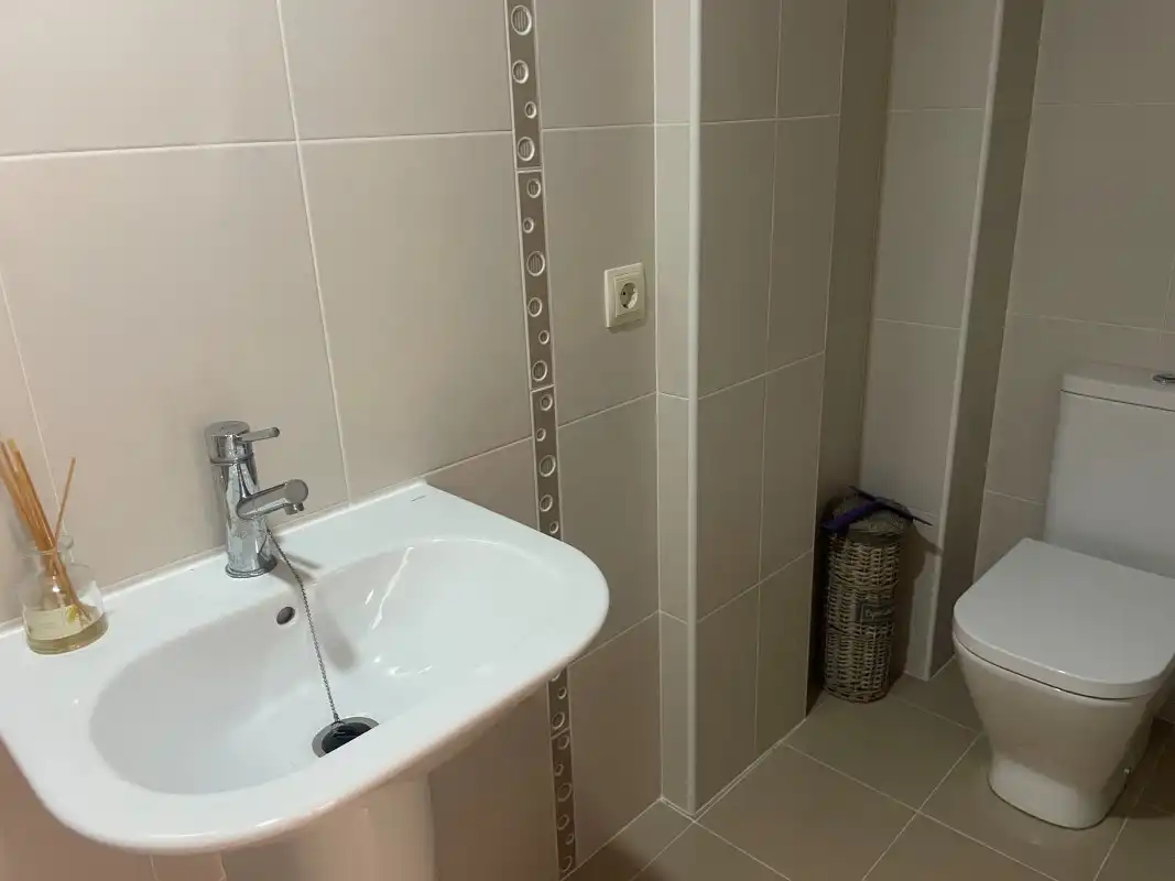 Badezimmer von Maisonette zum Verkauf in Gandia mit Klimaanlage