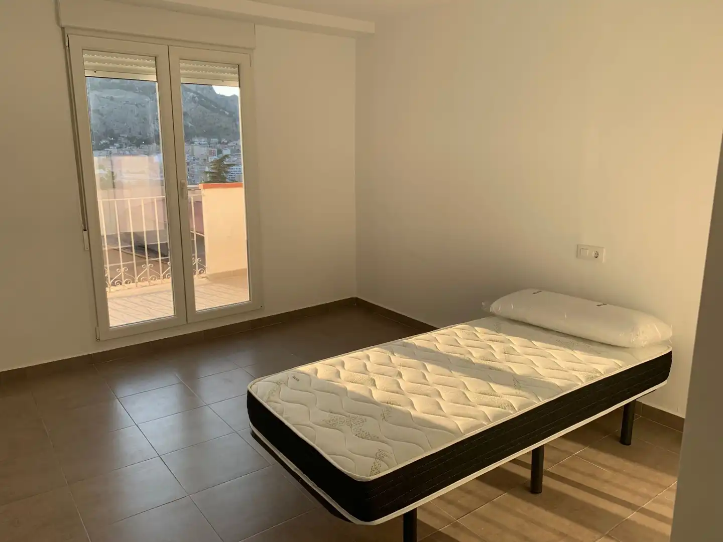 Bedroom of Flat for share in Alcoy / Alcoi  with Heating, Terrace and Furnished