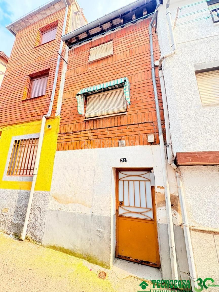 Vista exterior de Casa adosada en venta en Candeleda con Trastero