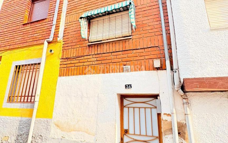Foto 1 de Casa adosada en venta en Candeleda, Ávila
