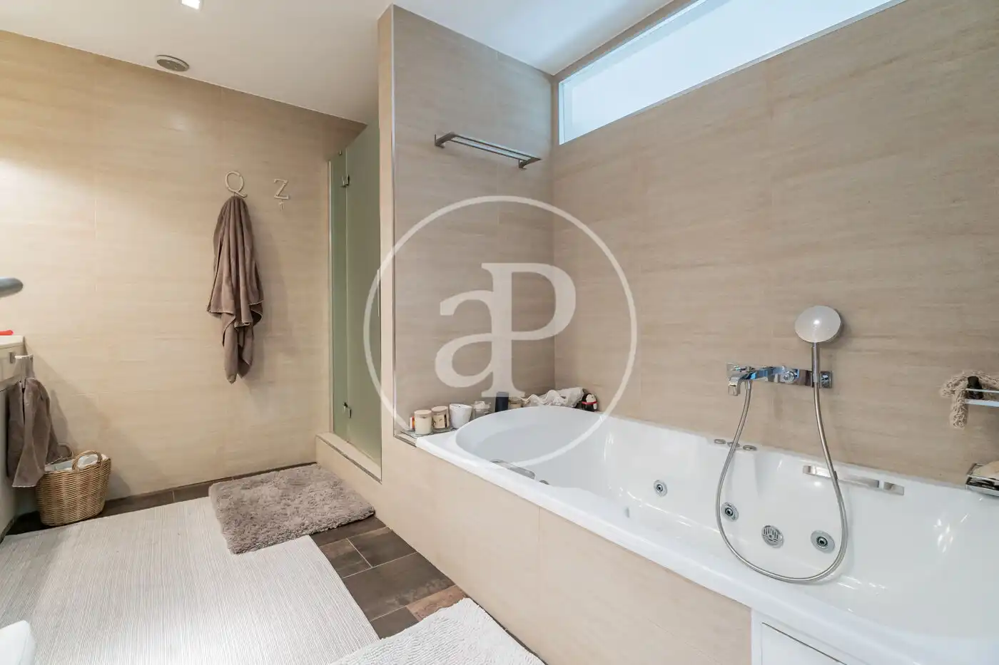 Bathroom of Houses for sale in Boadilla del Monte  with Air Conditioner, Heating and Private garden