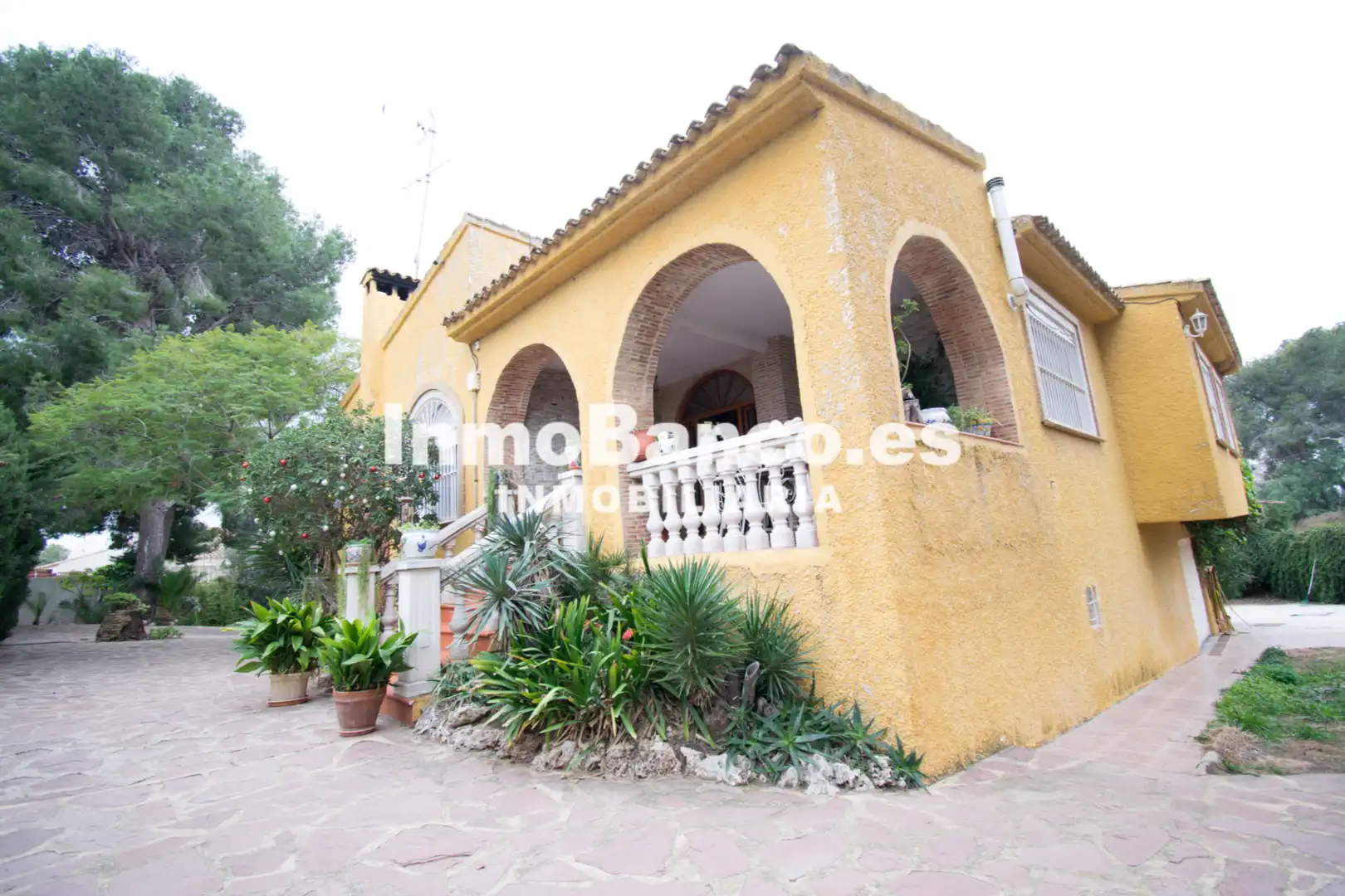Vista exterior de Casa o xalet en venda en Torrent amb Aire condicionat, Calefacció i Jardí privat