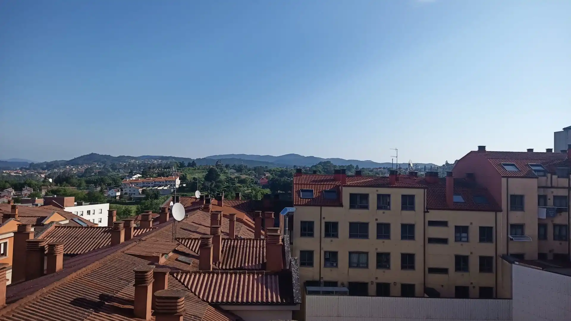 Exterior view of Apartments for sale in Pontevedra Capital   with Heating, Parquet flooring and Terrace