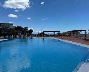 Piscina de Apartament en venda en Torremolinos amb Aire condicionat, Terrassa i Piscina comunitària