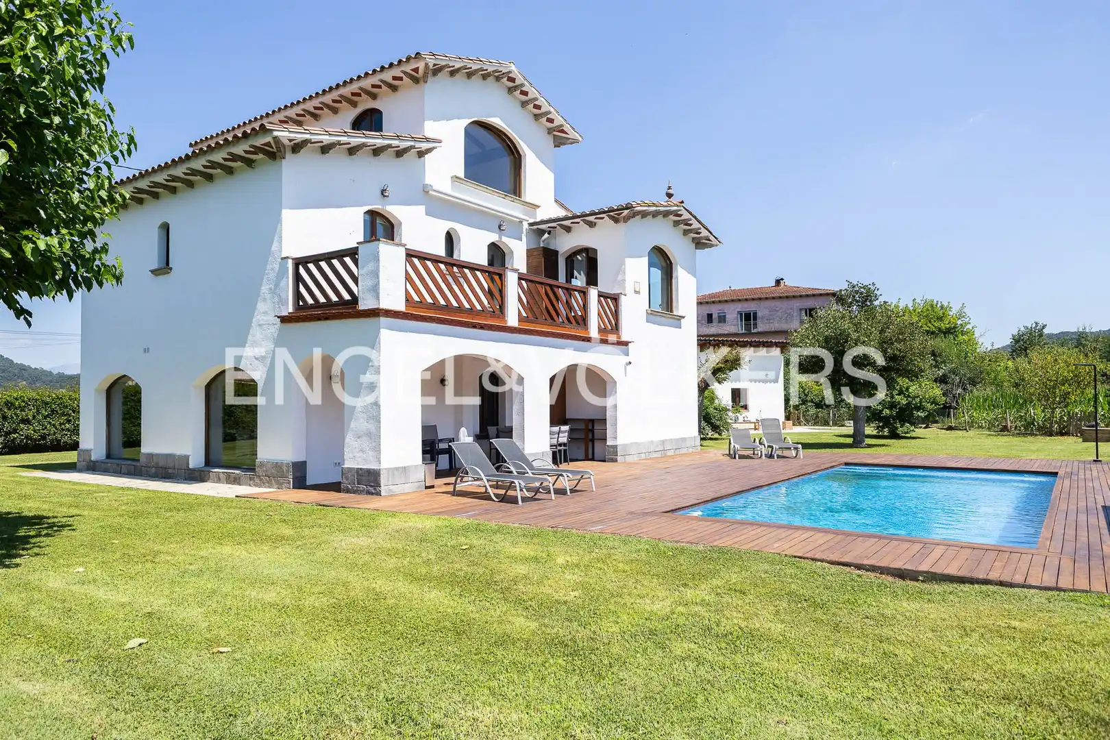 Außenansicht von Haus oder Chalet zum Verkauf in La Vall d'en Bas mit Heizung und Privatgarten