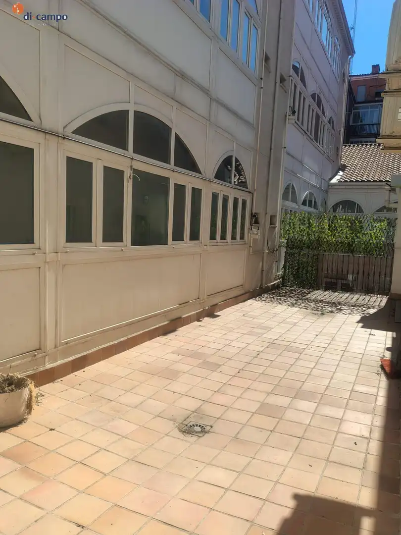 Exterior view of Duplexes for rent in Valladolid  with Air Conditioner and Heating