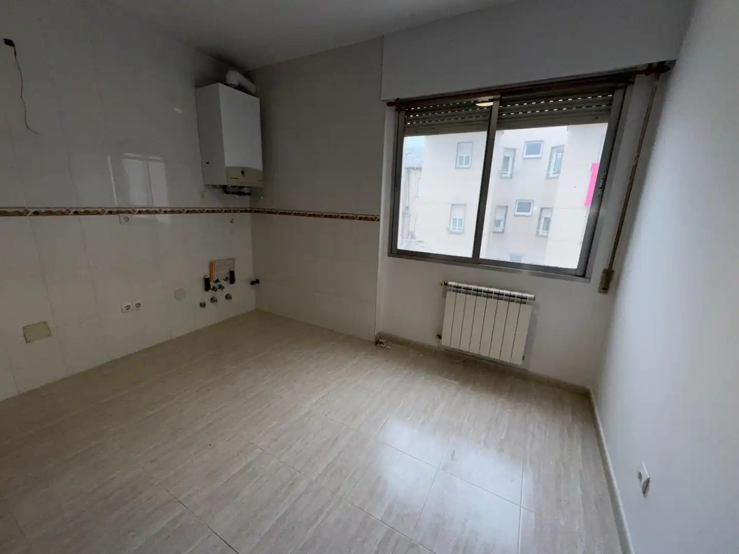 Habitación de Piso en venta en Ponferrada con Calefacción, Parquet y Terraza