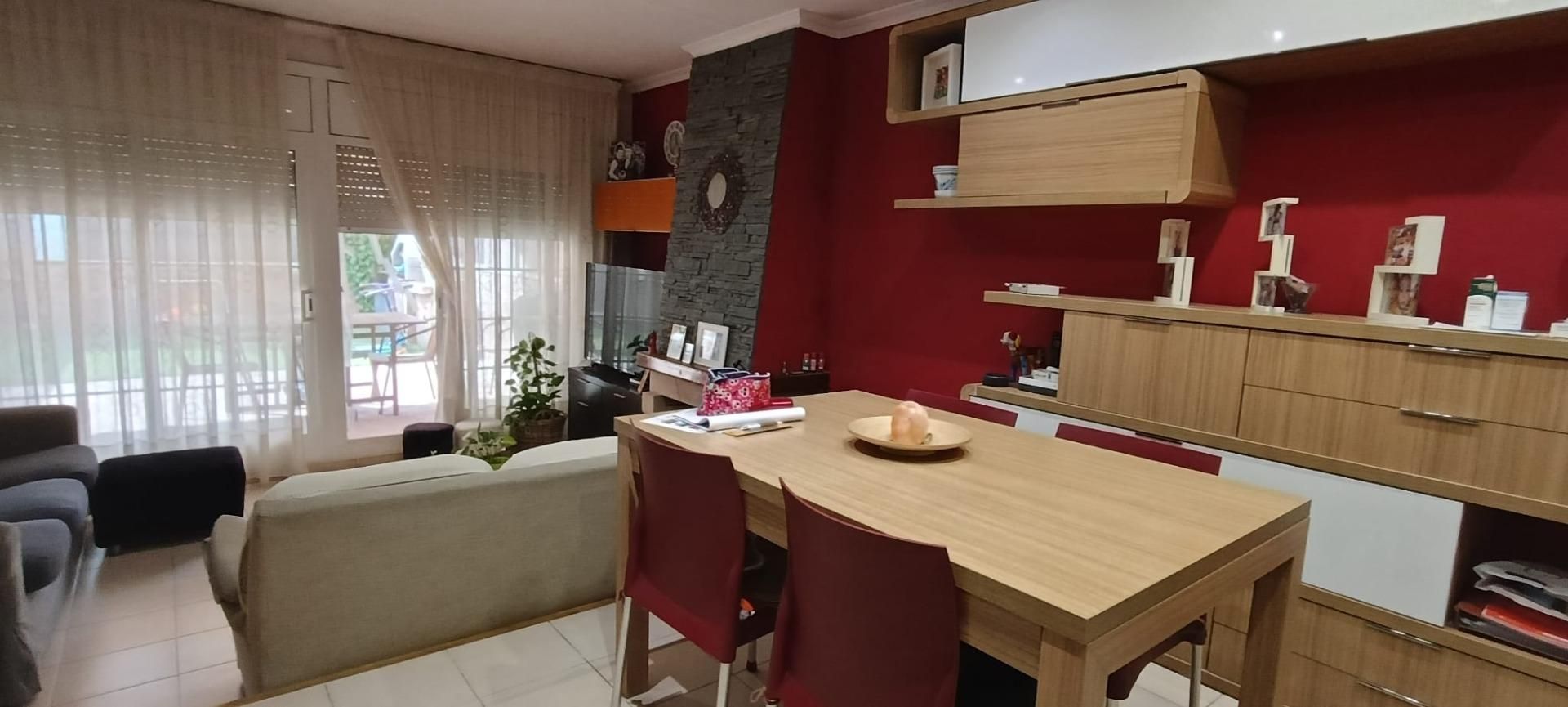 Sala d'estar de Casa o xalet en venda en Santa Margarida I Els Monjos amb Terrassa i Balcó