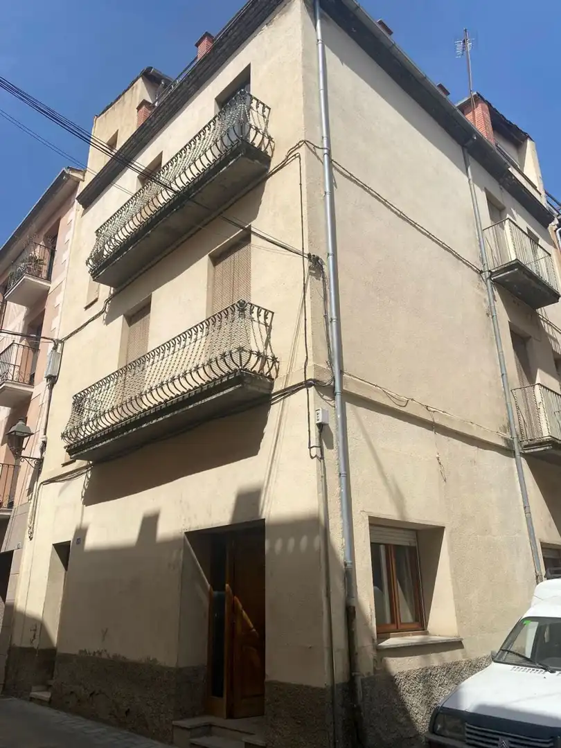 Vista exterior de Edificio en venta en Amer
