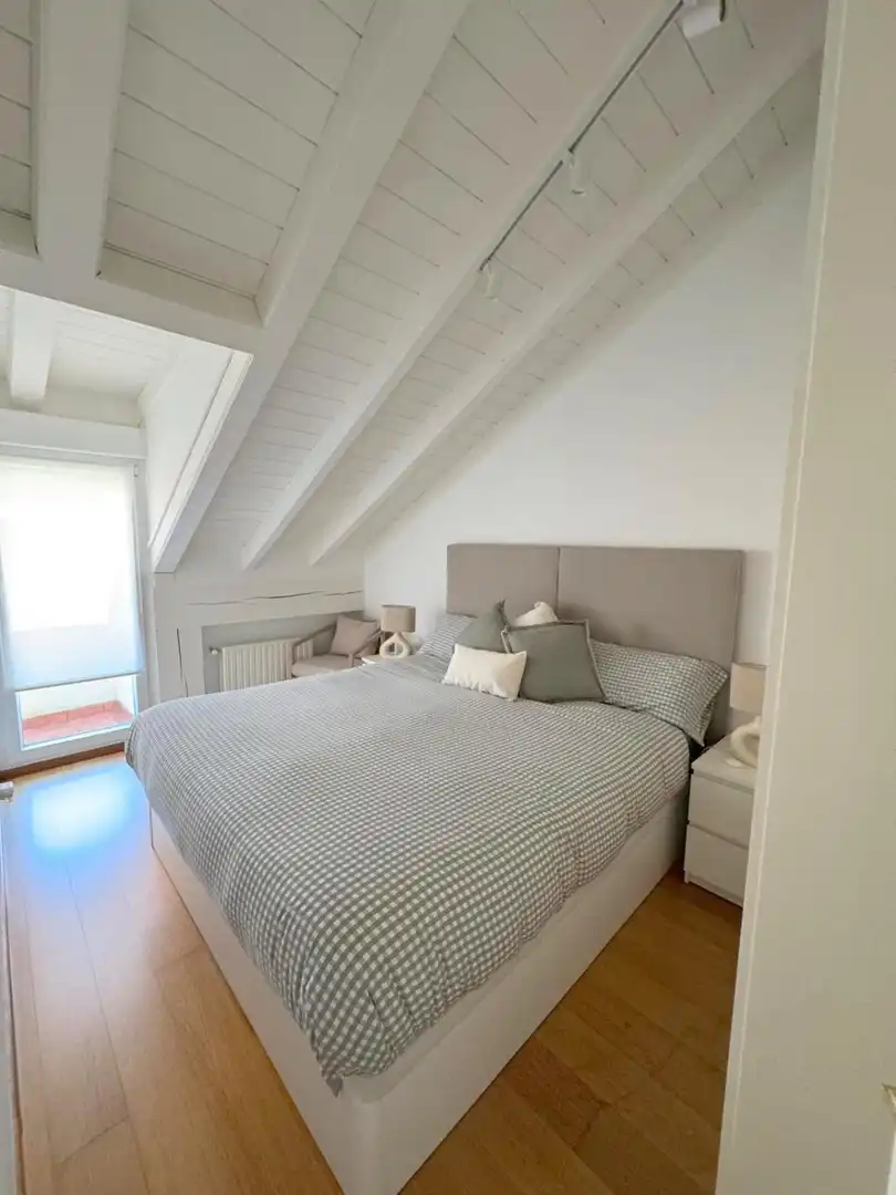 Habitación de Casa adosada en venta en Torrelavega  con Calefacción, Terraza y Balcón