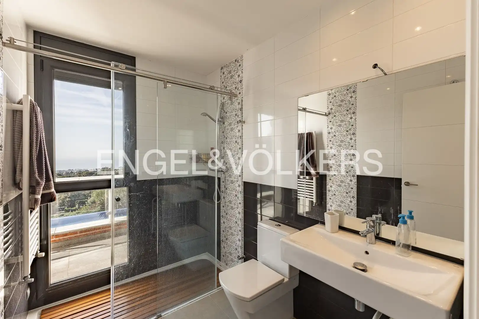 Bathroom of Houses for rent in Sant Andreu de Llavaneres  with Air Conditioner, Heating and Private garden