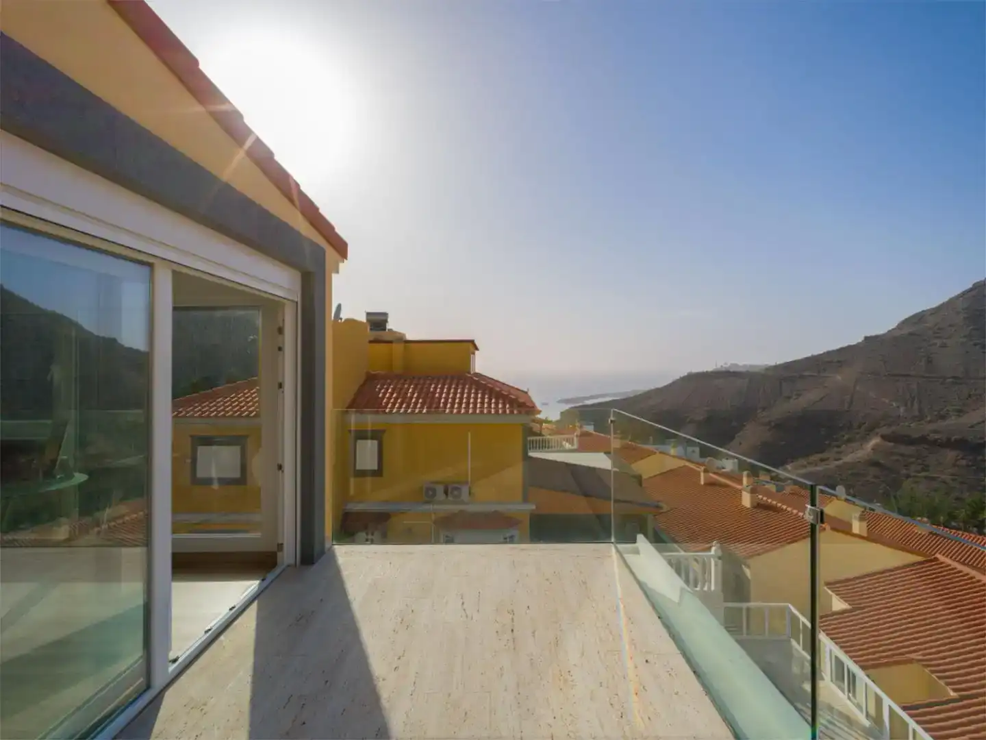 Terrassa de Casa adosada en venda en Mogán amb Aire condicionat, Piscina i Balcó