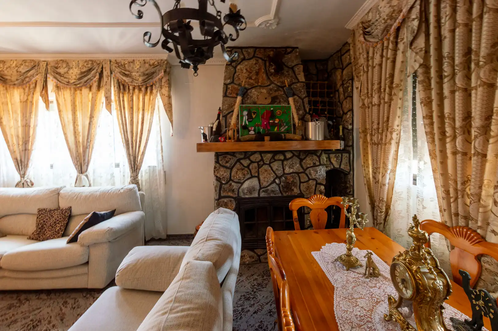 Sala de estar de Casa o chalet en venta en Hontoba con Calefacción, Jardín privado y Terraza