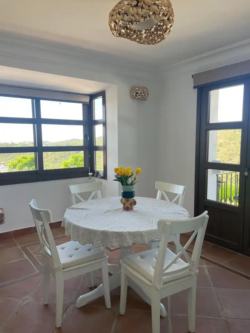 Comedor de Casa adosada en venta en Benahavís con Aire acondicionado, Jardín privado y Terraza