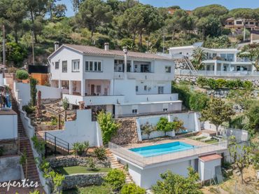 Casa con balcone in vendita a Cabrils
