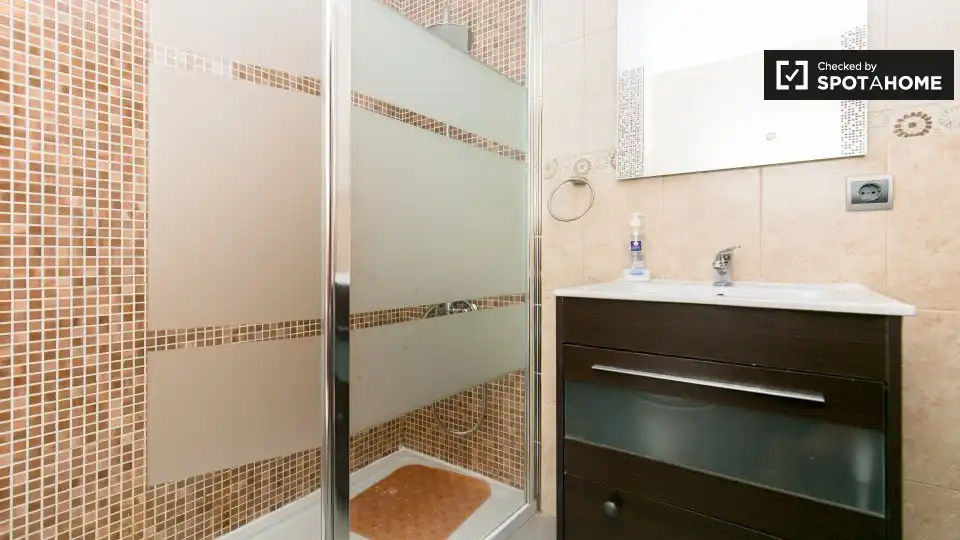 Room in Parque Nueva Granada