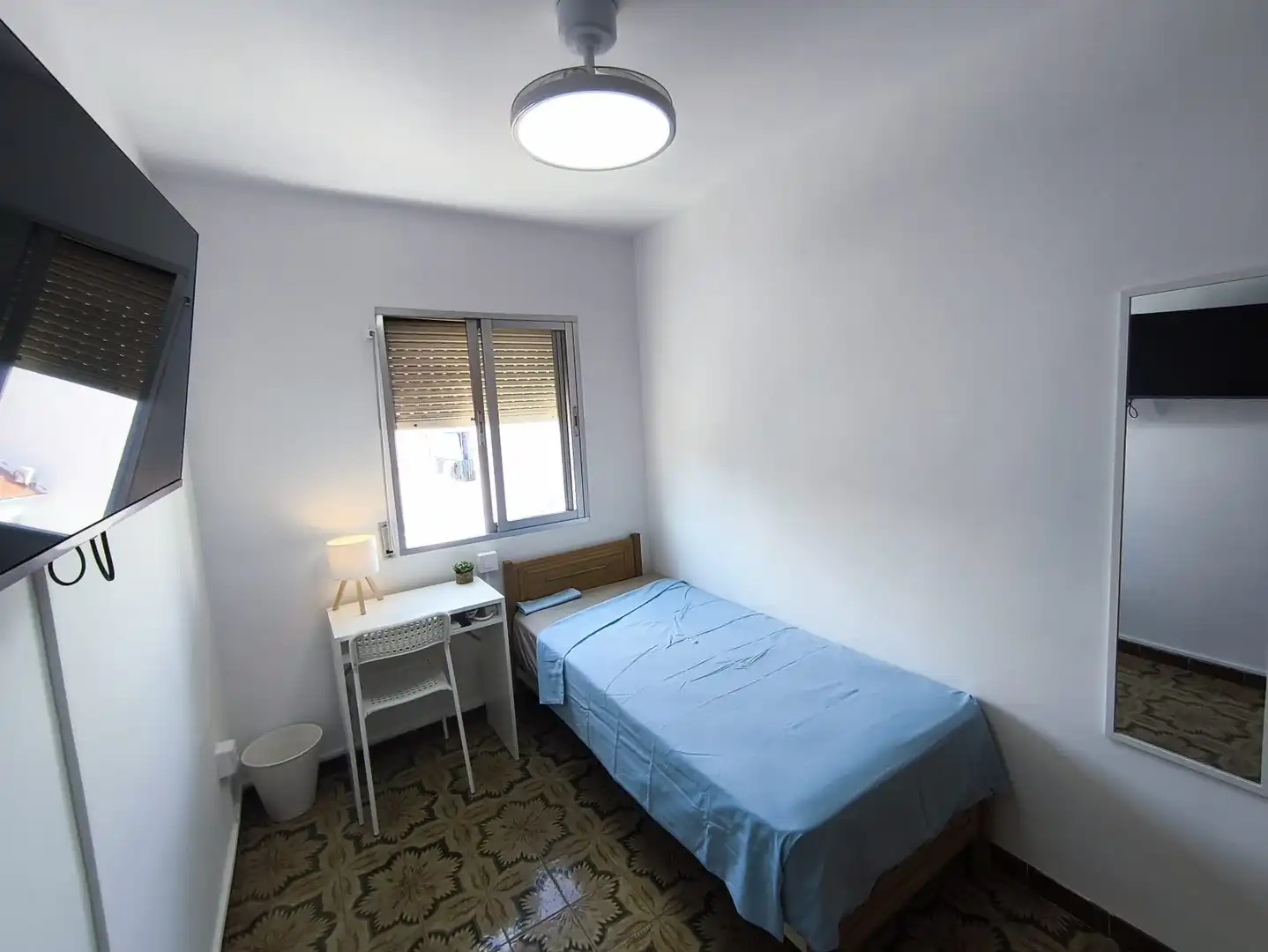 Habitación de Piso para compartir en Madrid con Calefacción, Terraza y Amueblado