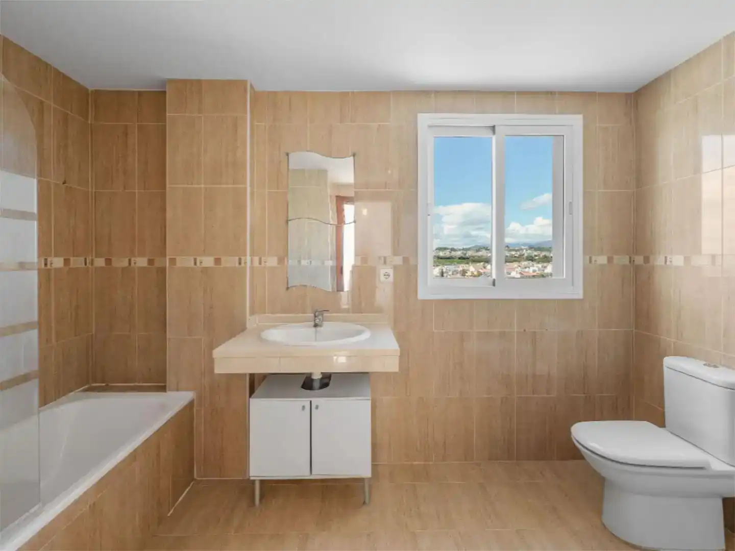 Badezimmer von Wohnung zum Verkauf in Fuengirola mit Schwimmbad