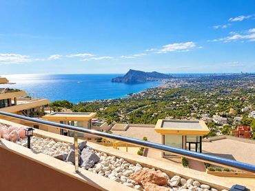 Àtic amb piscina en venda a Altea Hills