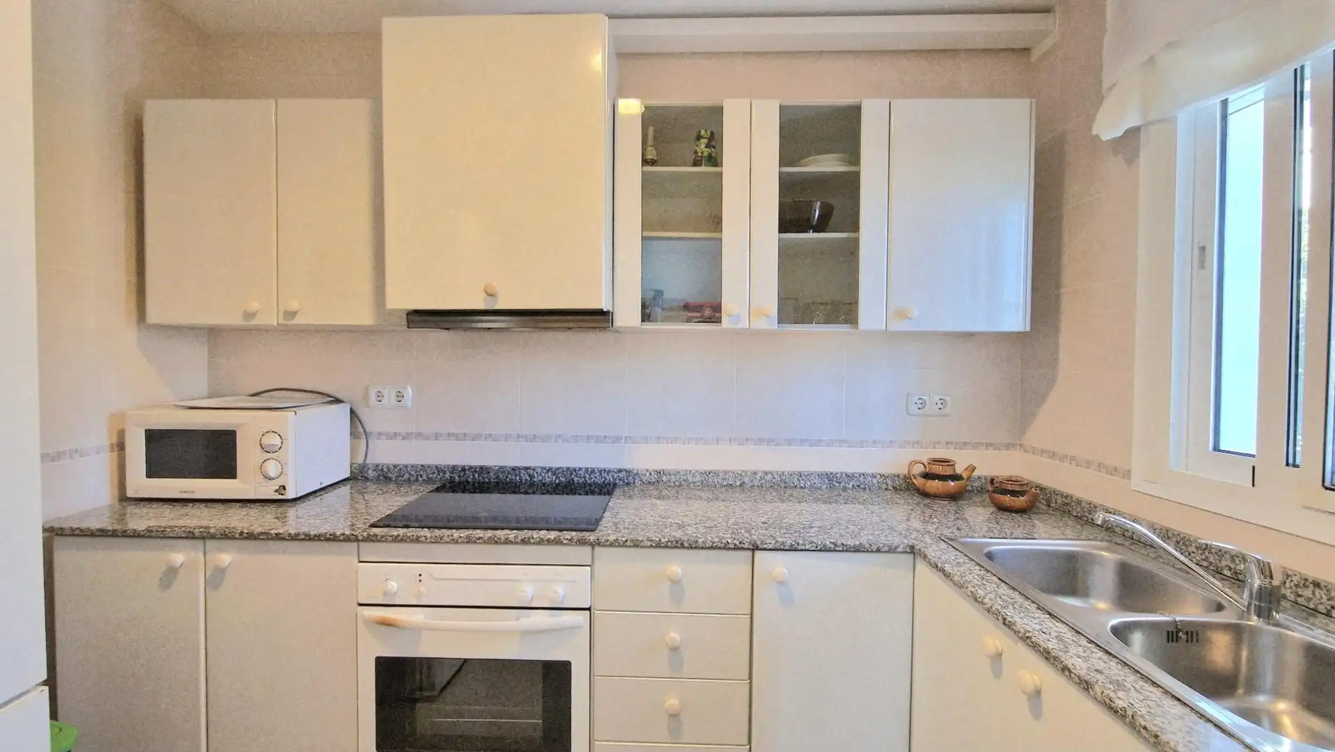 Cuina de Casa o xalet en venda en Mijas amb Aire condicionat, Jardí privat i Terrassa