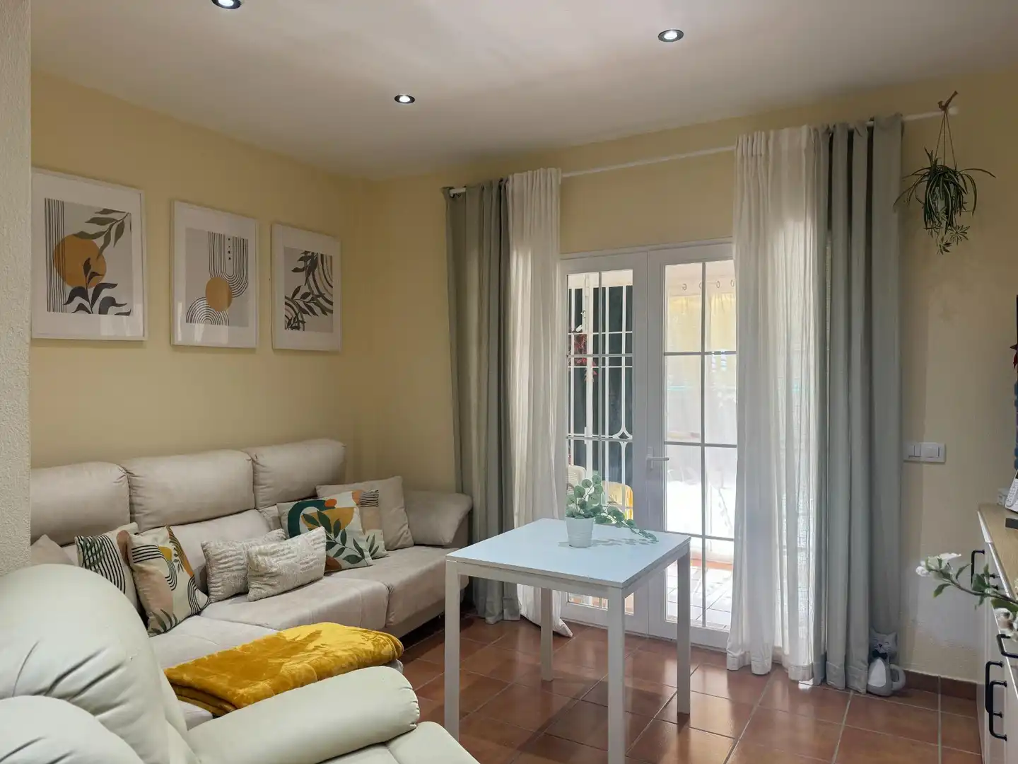 Sala de estar de Piso en venta en Sanlúcar de Barrameda con Aire acondicionado, Calefacción y Jardín privado