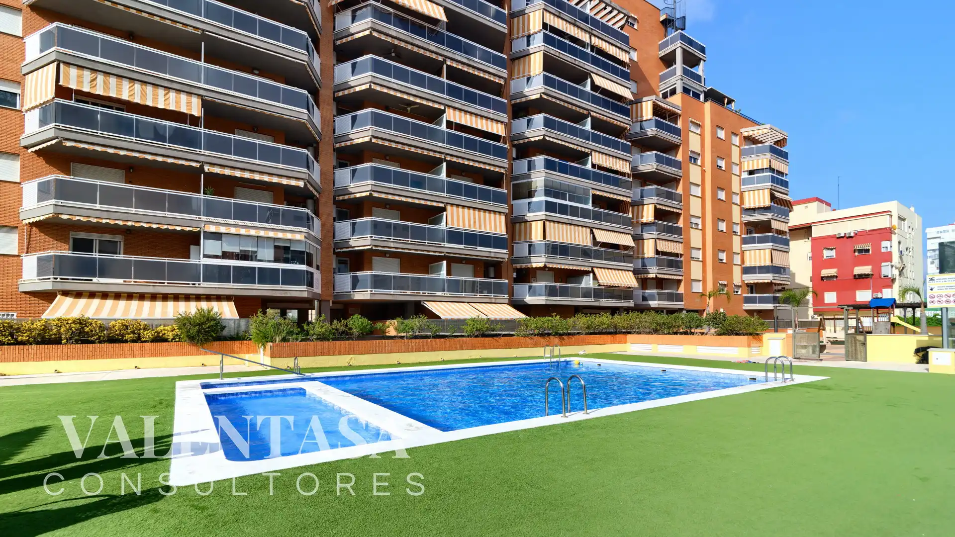 Piscina de Piso en venta en La Pobla de Farnals con Aire acondicionado, Jardín privado y Terraza