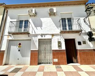 Vista exterior de Casa o xalet en venda en Fuente de Piedra amb Aire condicionat i Terrassa