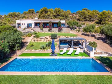 Maison rustique avec piscine à vendre à Avinguda Provensals