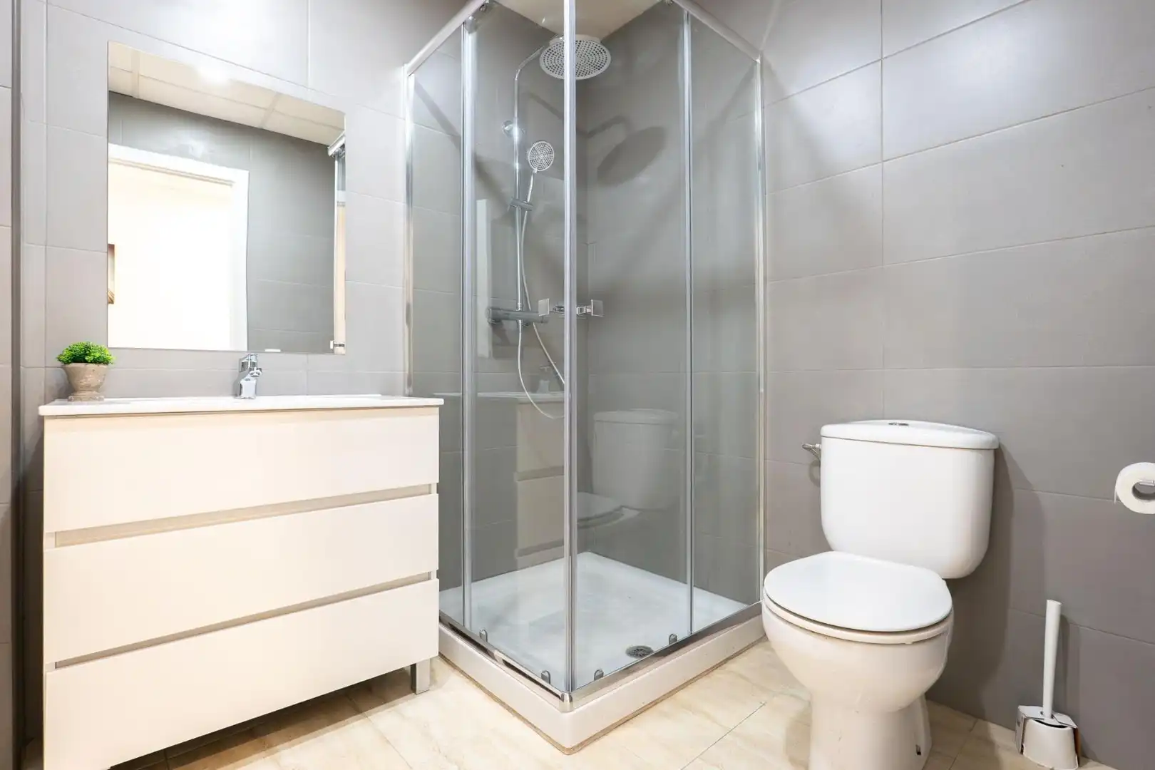 Bathroom of Flat for sale in Deltebre  with Air Conditioner, Terrace and Furnished