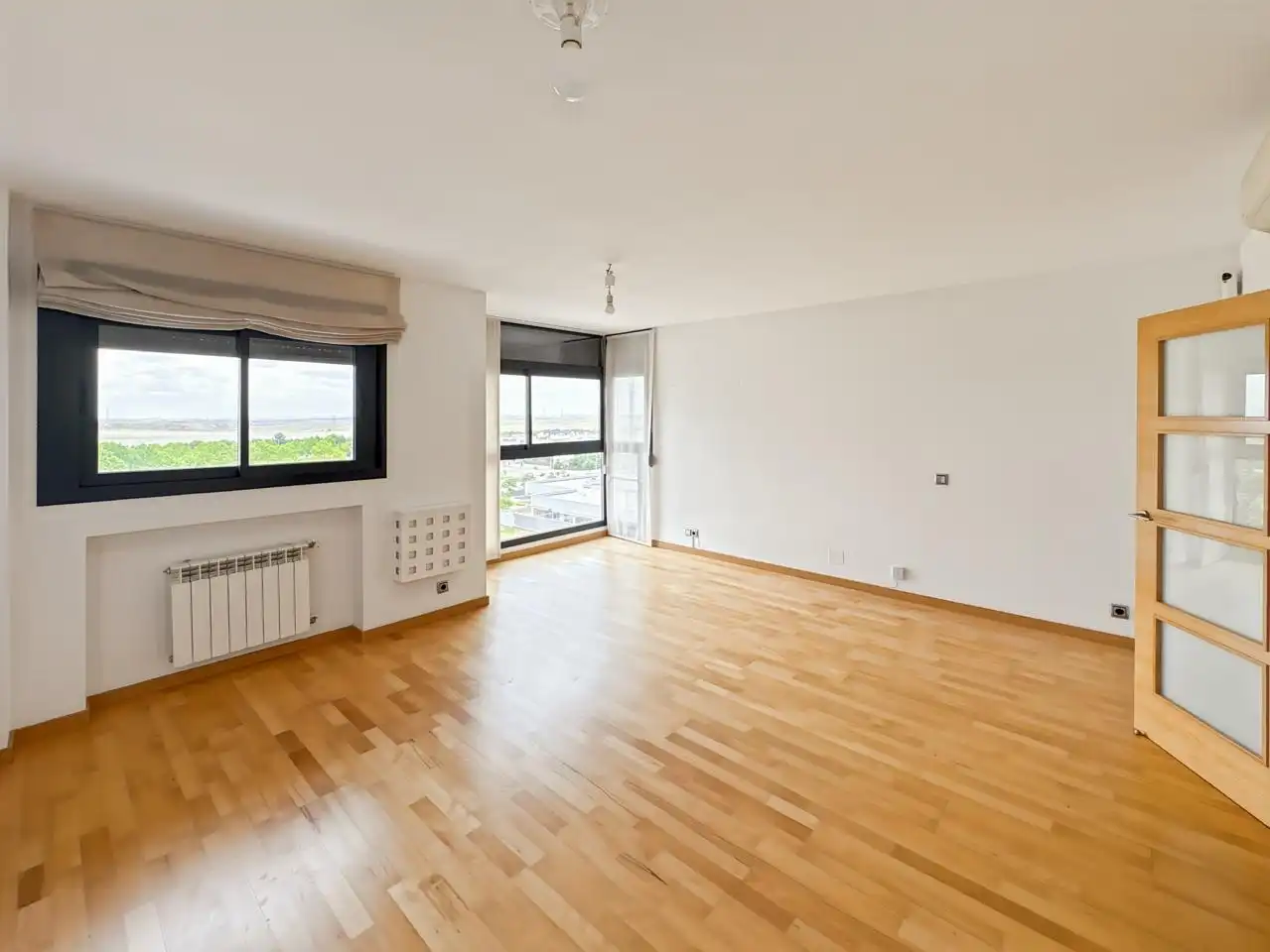 Sala de estar de Piso en venta en  Madrid Capital con Aire acondicionado, Calefacción y Trastero
