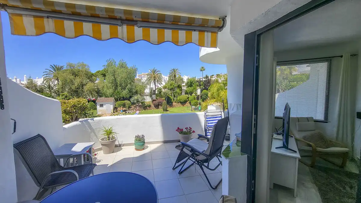 Terraza de Apartamento en venta en Calahonda 
