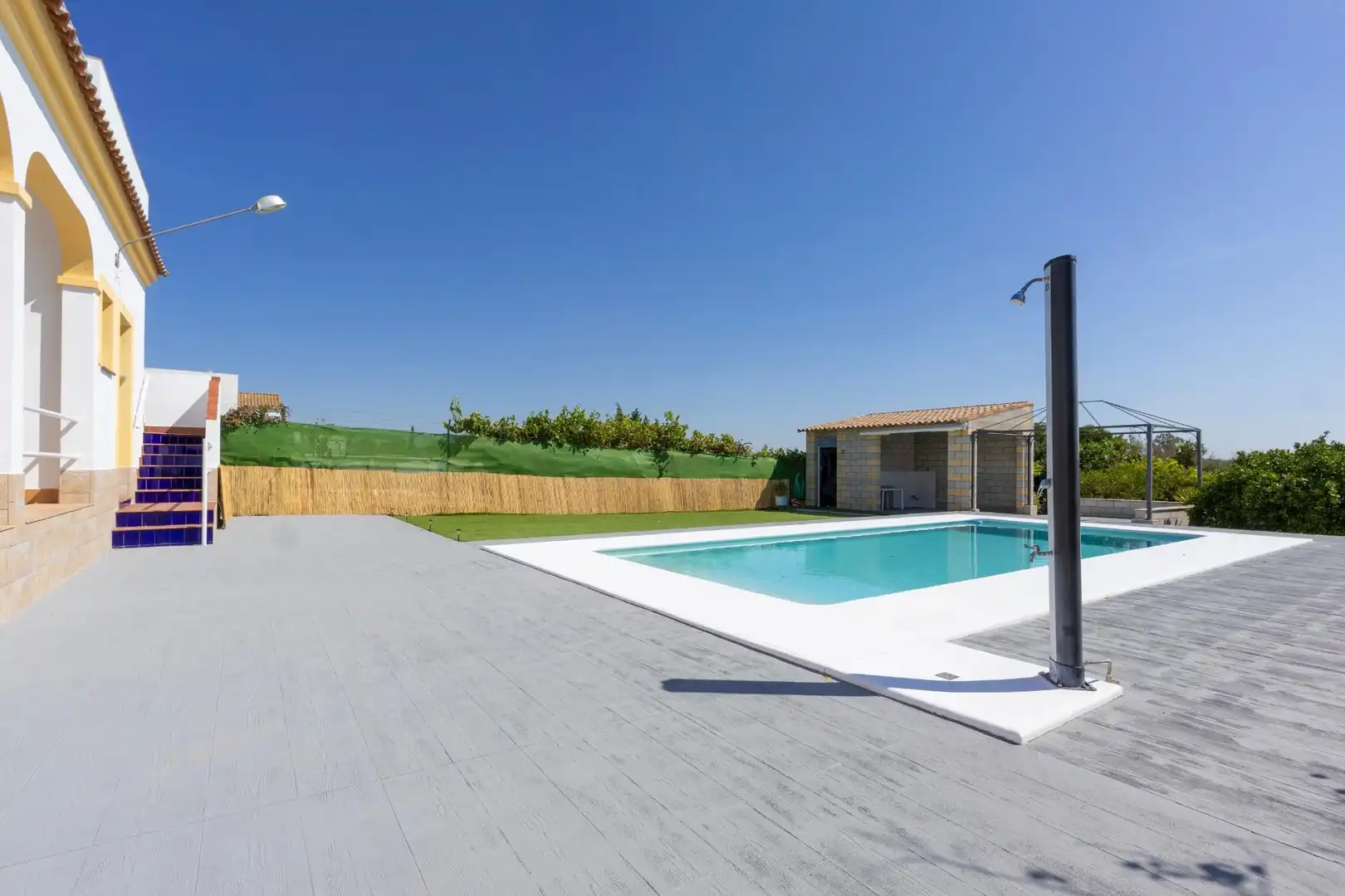 Piscina de Casa o chalet en venta en La Puebla del Río con Terraza, Trastero y Piscina