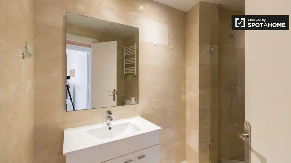 Room in El Clot