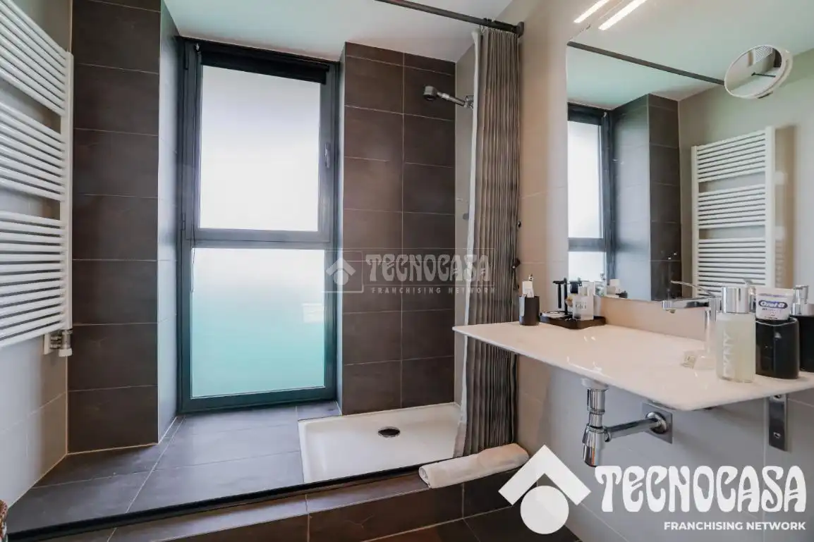 Baño de Piso en venta en Viladecans con Terraza, Trastero y Amueblado