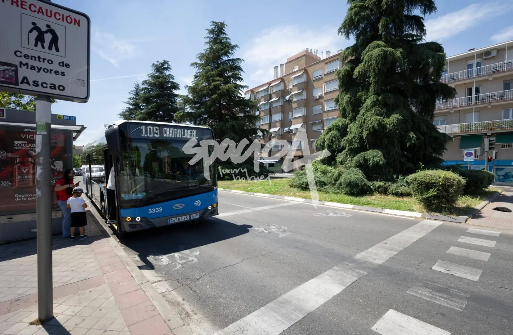 Außenansicht von Erdgeschoss zur Miete in Madrid mit Heizung und Alarm