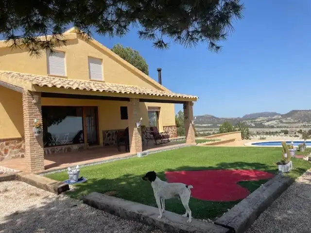 Houses for sale in Pliego