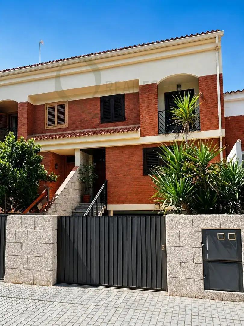 Vista exterior de Casa o chalet en venta en Villena con Aire acondicionado, Calefacción y Jardín privado